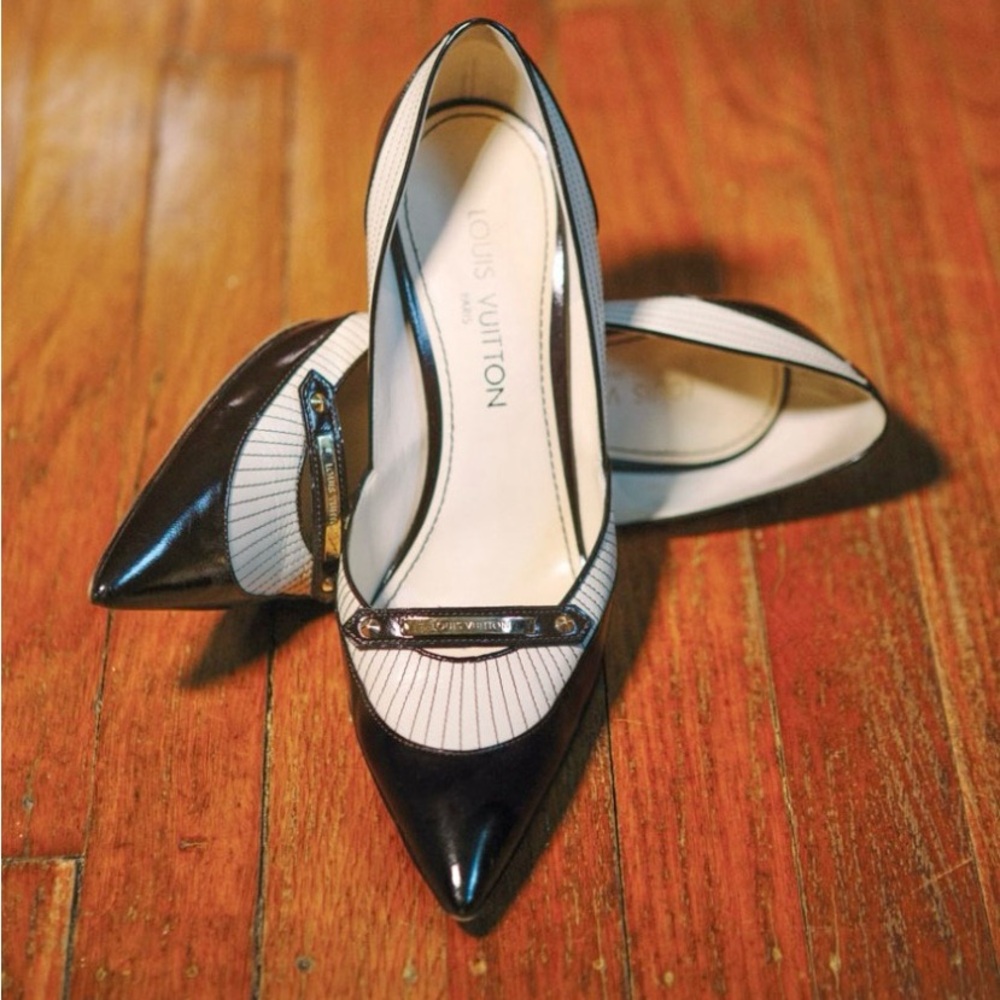 LOUIS VUITTON Quilted Cream-Choco Pointy Cap Toe Heels - Size: 40 EU - Picture 8 of 10